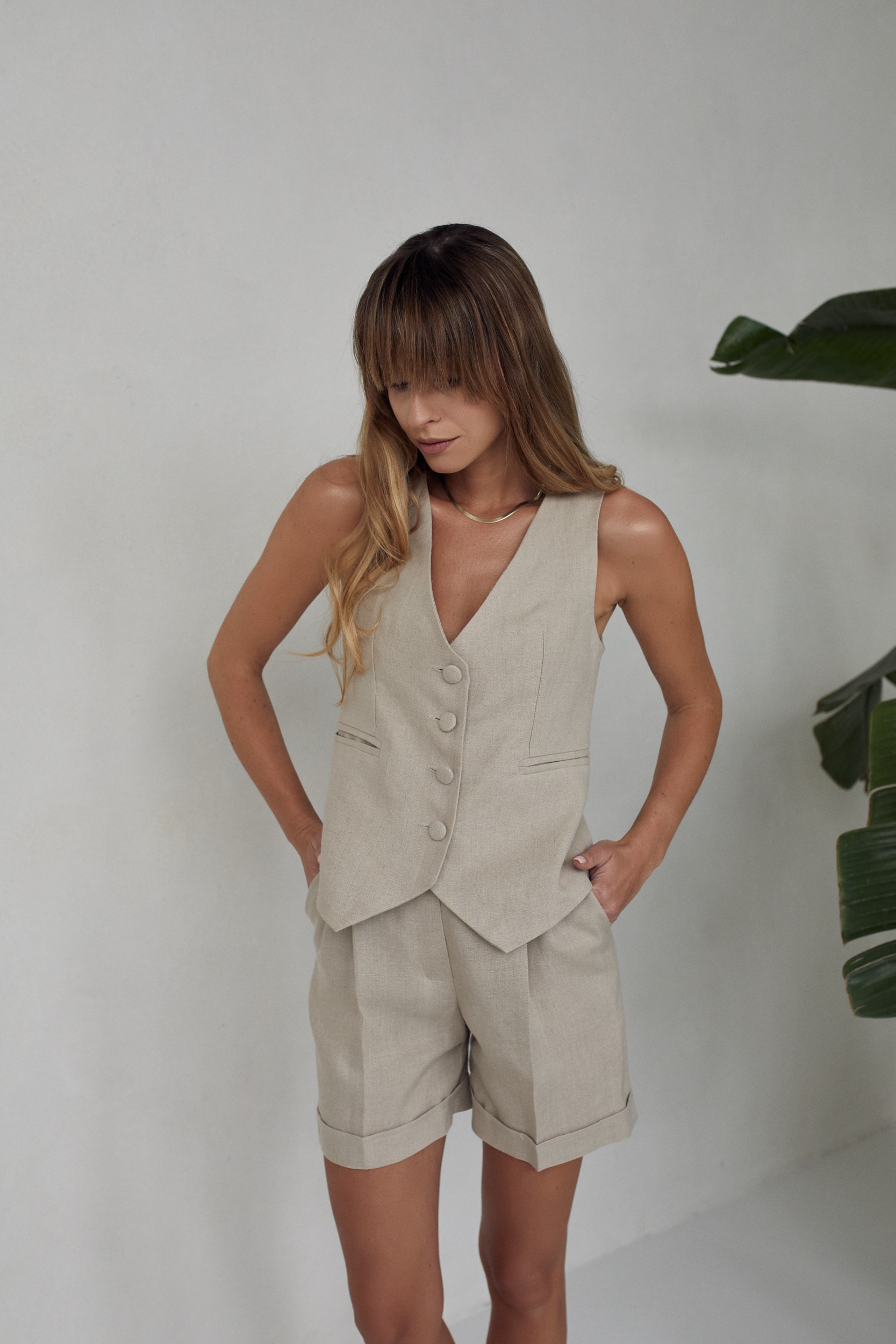 bezowa kamizelka szorty len 