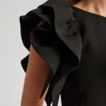 sukienka z falbana na jedno ramie czarna