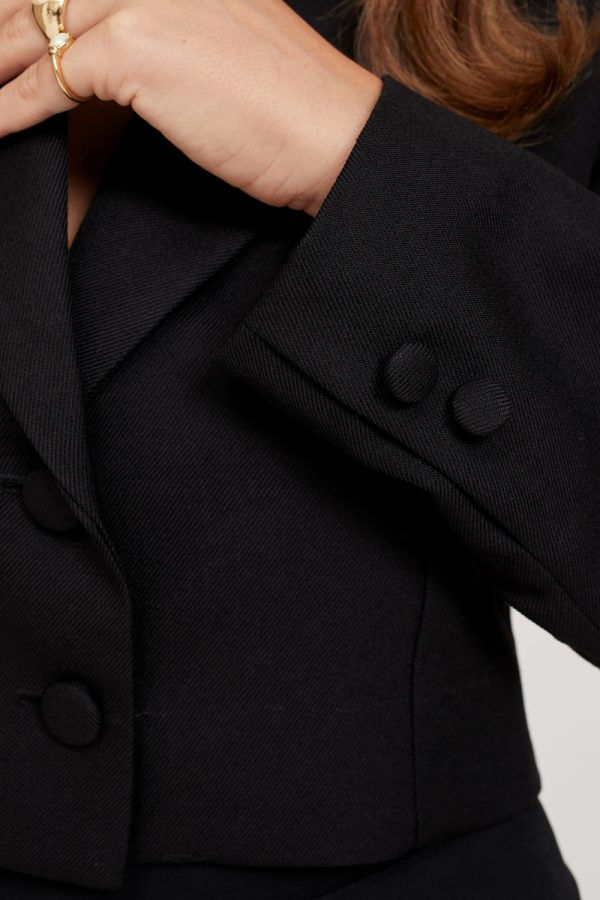 czarna marynarka detale