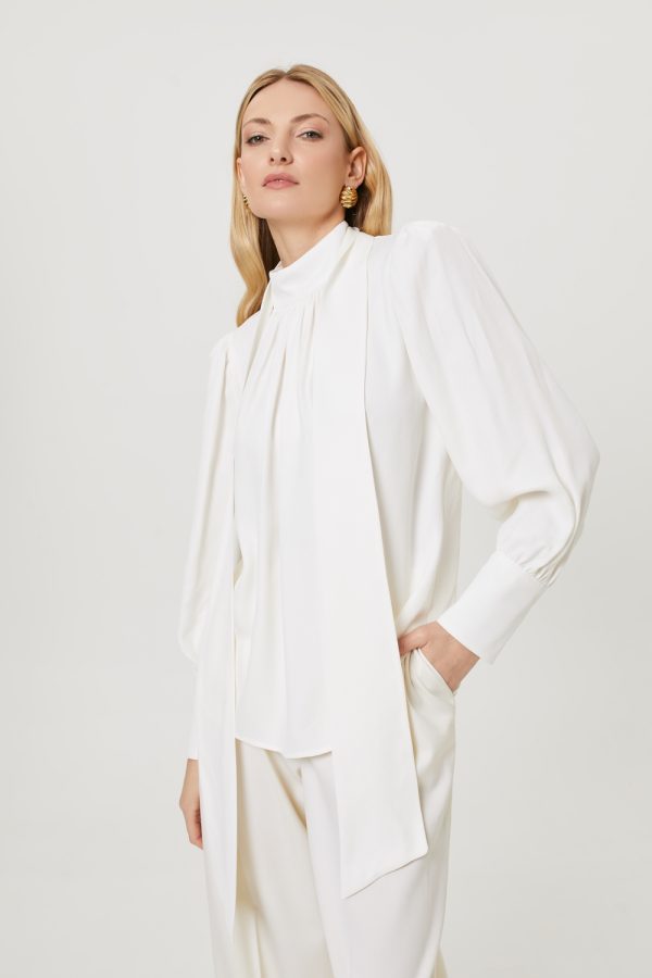 biala bluzka damska z wiazaniem