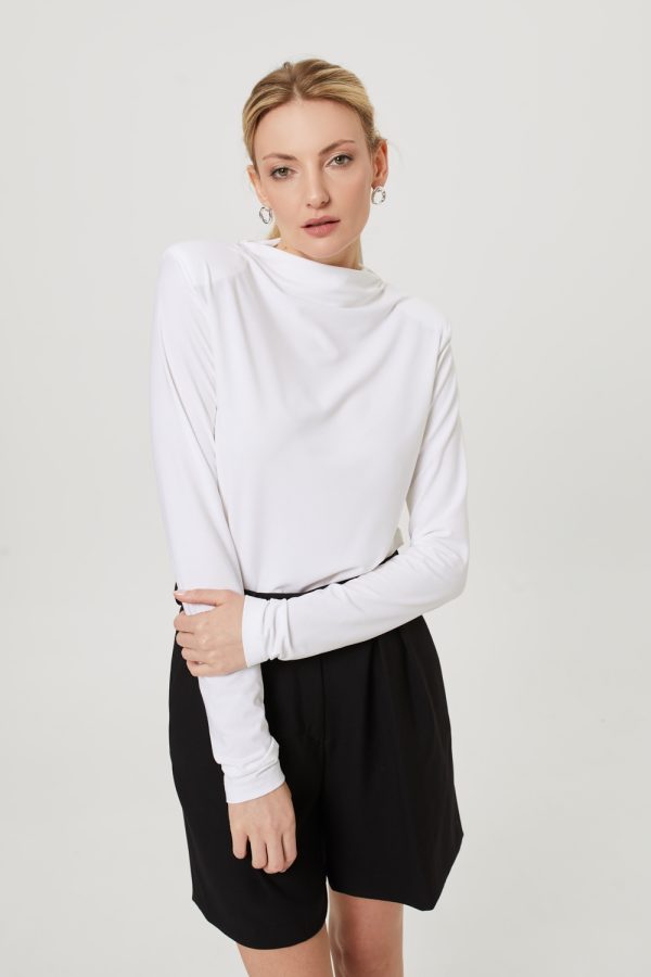 bialy golf czarne bermudy damskie