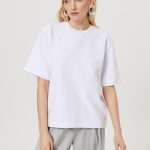 bialy tshirt pudelkowy