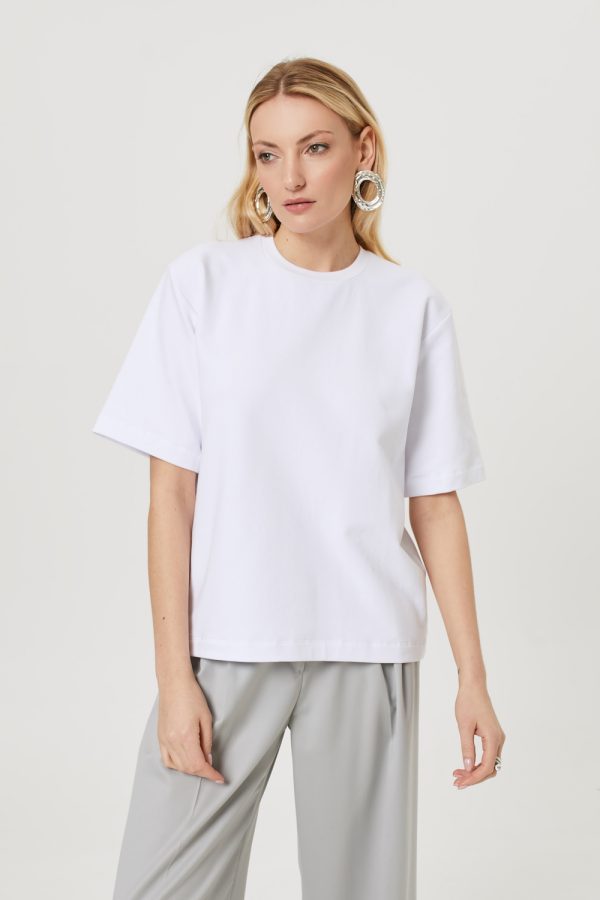 bialy tshirt pudelkowy