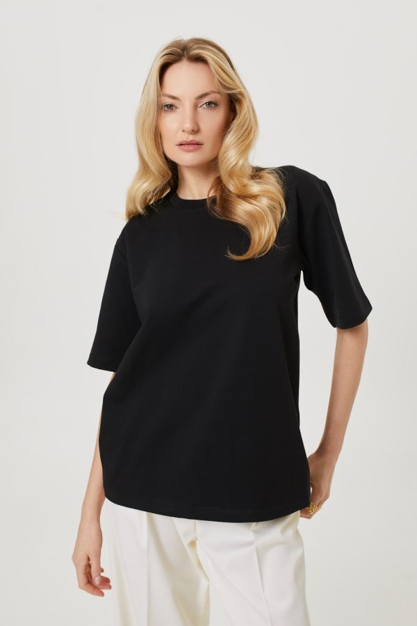 czarny pudelkowy tshirt