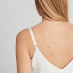 sukienka z regulatorem biala ivy