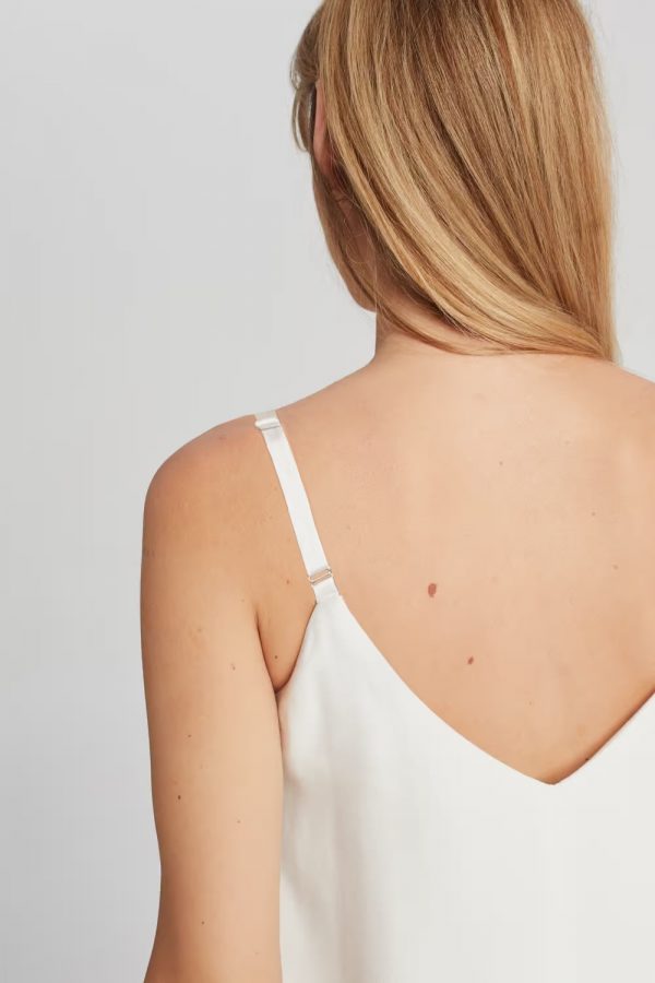 sukienka z regulatorem biala ivy