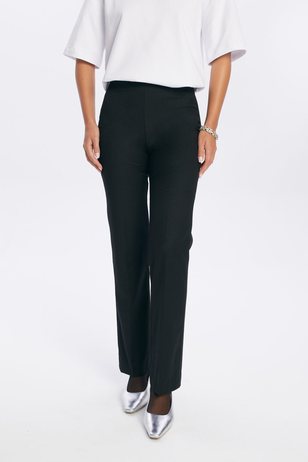klasyczne czarne spodnie damskie w stylu biznesowym