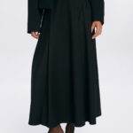 nowoczesna stylizacja midi spodnica z zakladkami