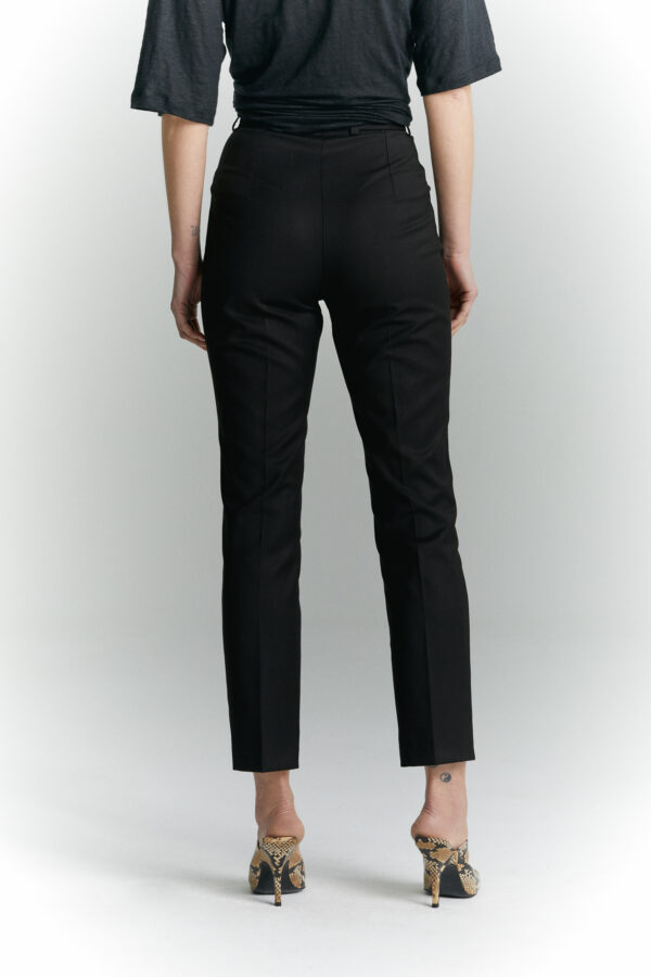 Cygaretki Sorento czarne detal tyl