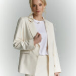 Marynarka Sorento waniliowa spodnica mini przod