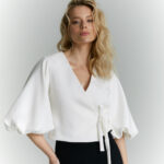 akiet z bufiastymi rekawami blanka smietankowa biel