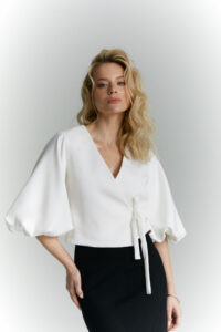 Bluzka z bufiastymi rękawami Blanka śmietankowa biel