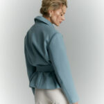 kurtka welniana aspen niebieska krotka tyl detal