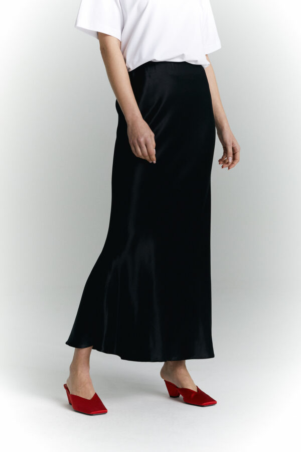 spodnica dluga lumi czarna przod detal