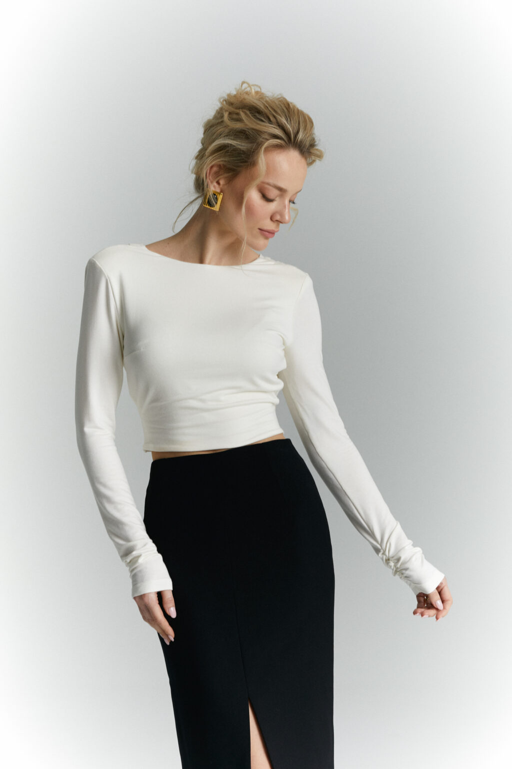 spodnica olowkowa vivien czarna z golfem