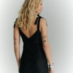 sukienka na ramiaczkach leja czarna tyl