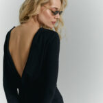 sukienka z odkrytymi plecami naomi czarna tyl detal