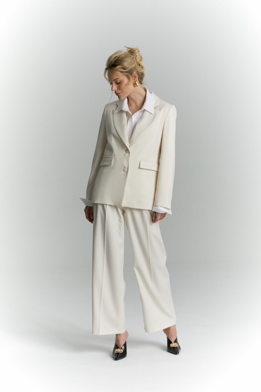 waniliowy garnitur spodnie oslo marynarka