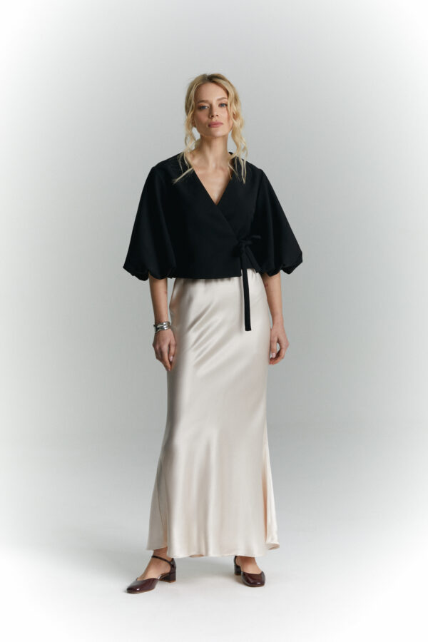 zakiet z bufiastymi rekawami blanka czarny