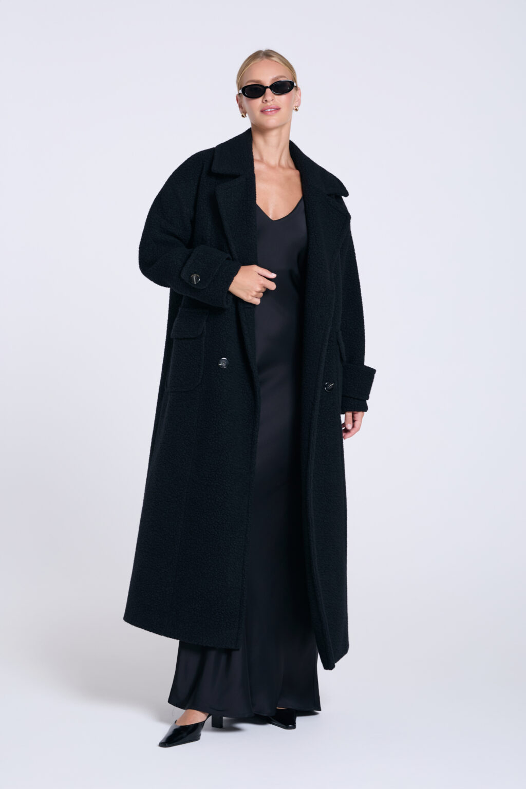 Płaszcz-z-wełny-boucle-czarny-Franko