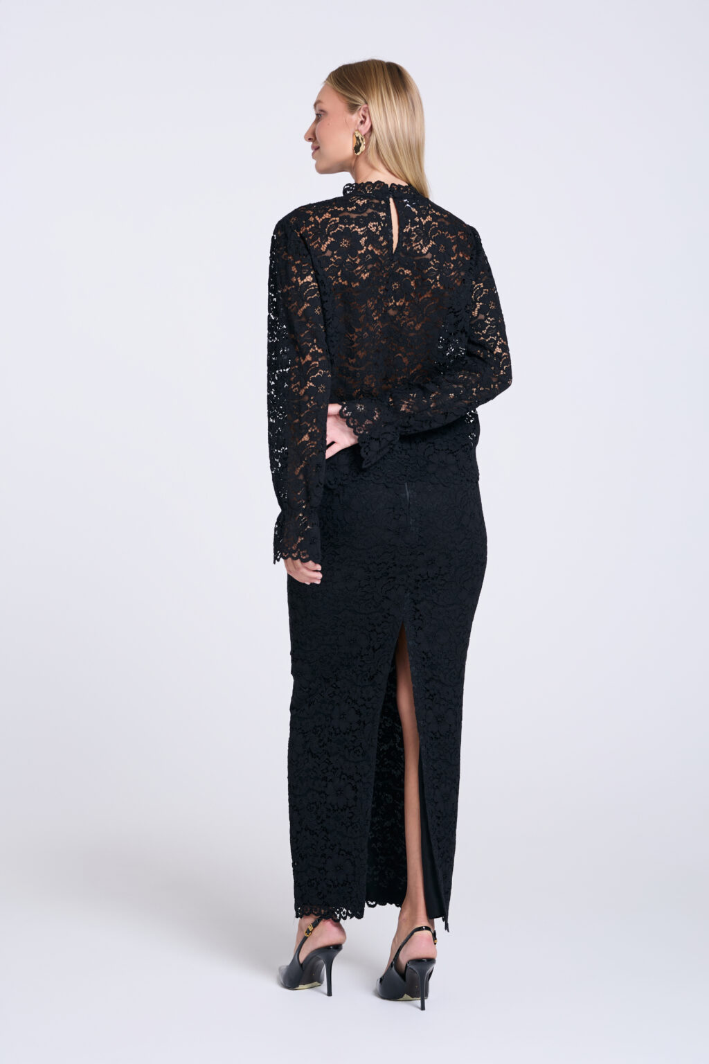 Spódniczka-mini-koronkowa-czarna Kendal-czarna-bluzka-spodnica-komplet