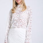 Spódniczka-mini-koronkowa-off-white-Kendal-przod