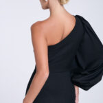 Sukienka-asymetryczna-z-bufiastym-rękawem-Elen-tyl-detal