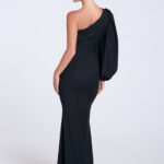 Sukienka-asymetryczna-z-bufiastym-rękawem-Elen-tyl-sukienka-maxi