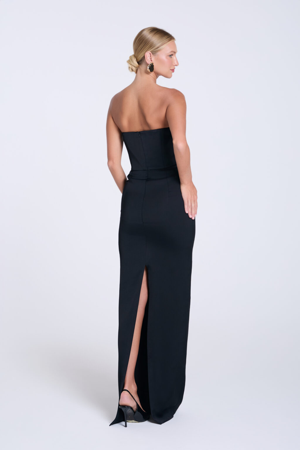 Sukienka-gorsetowa-długa Linda-tyl