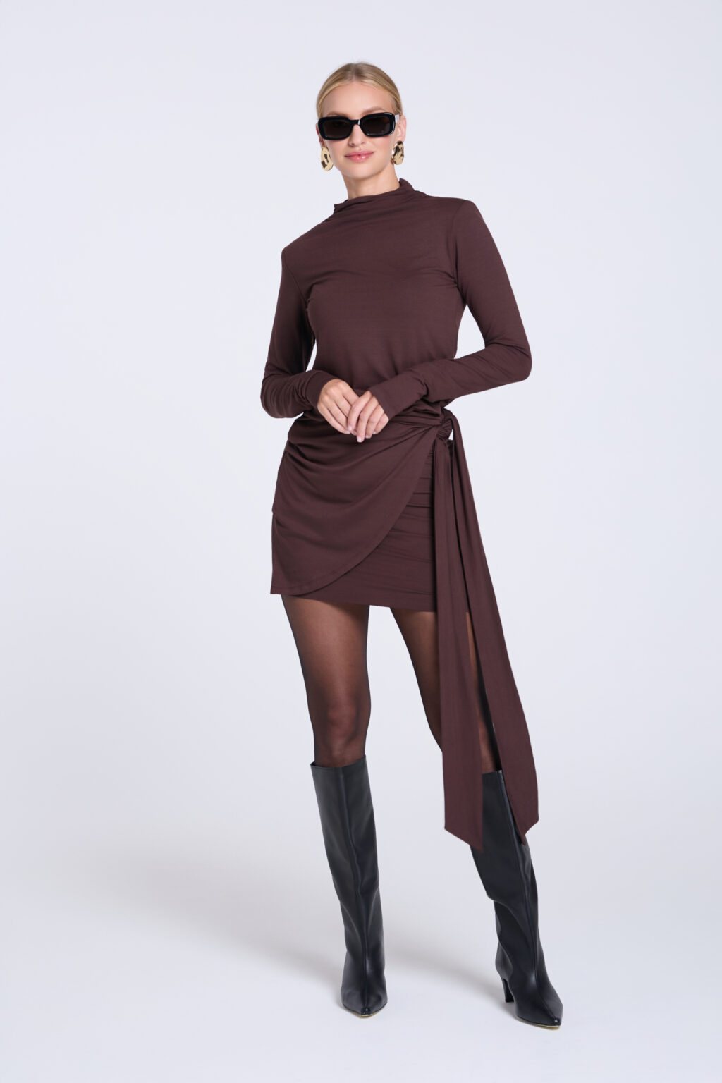 Sukienka-mini-z szarfą-brązowa-Harper