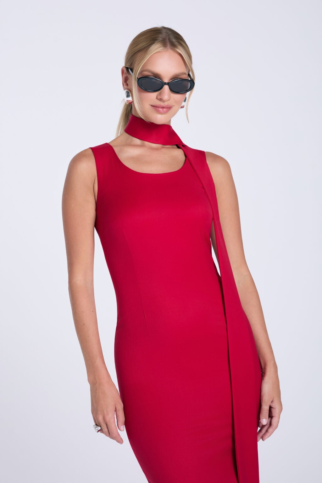 Sukienka-z-szarfą-długa-czerwona-Sonia-maxi