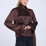 brazowa-bluzka-z-szarfa