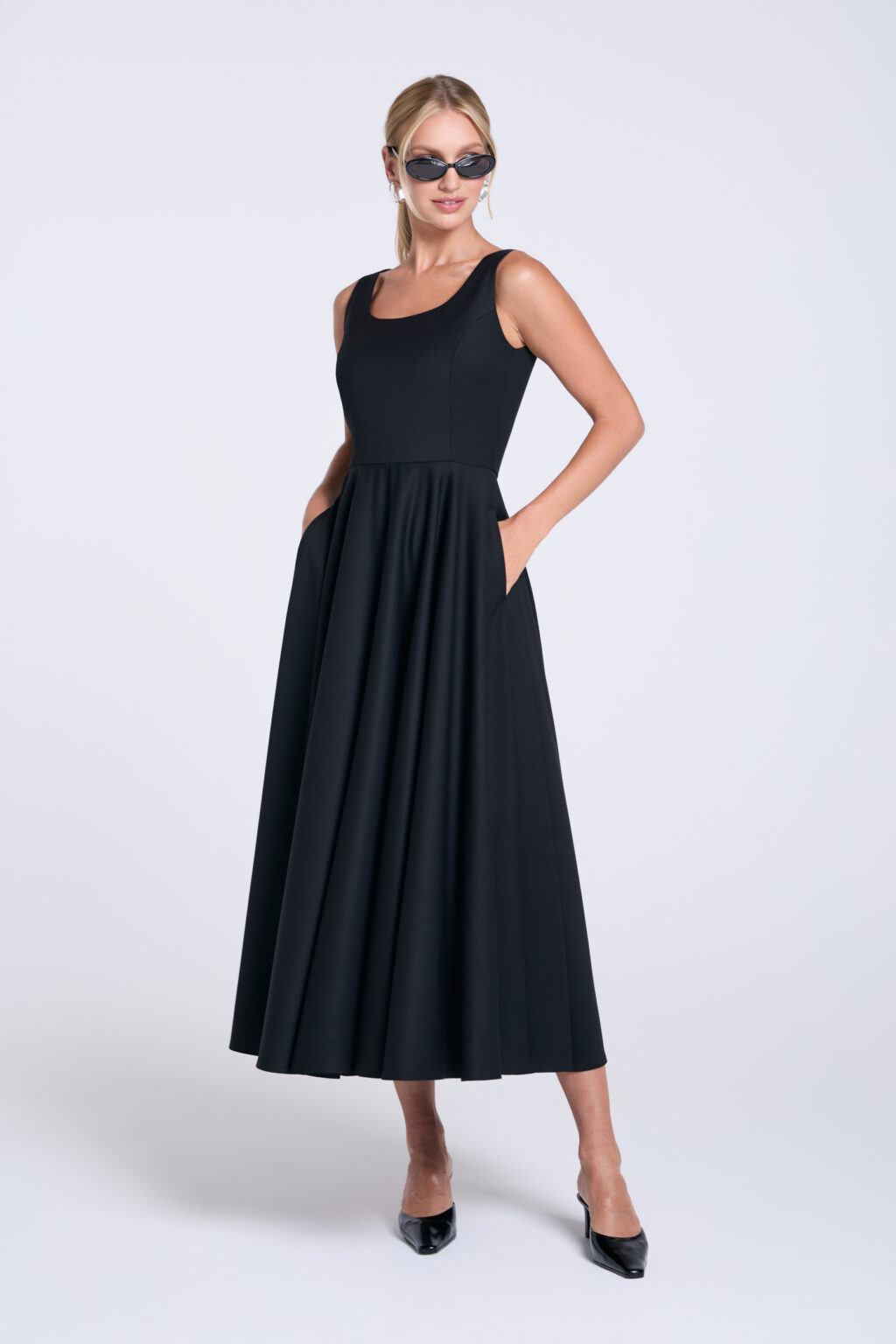 czarna-sukienka-midi-kate