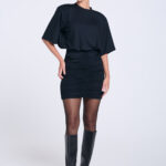 czarna-sukienka-mini-z-marszczeniem