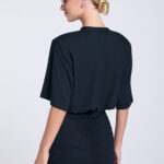 czarna-sukienka-mini-z-marszczeniem-tyl