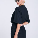 czarna-sukienka-mini-z-marszczeniem-tyl-detal