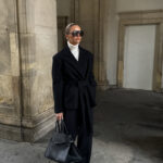 Bluzka-z-szarfa-biala-Mia-spodnie-2