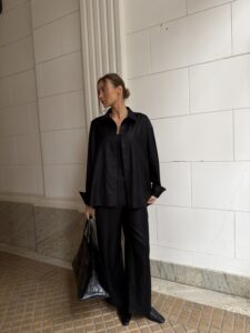 Koszula z wełny Loro Piana czarna Ami