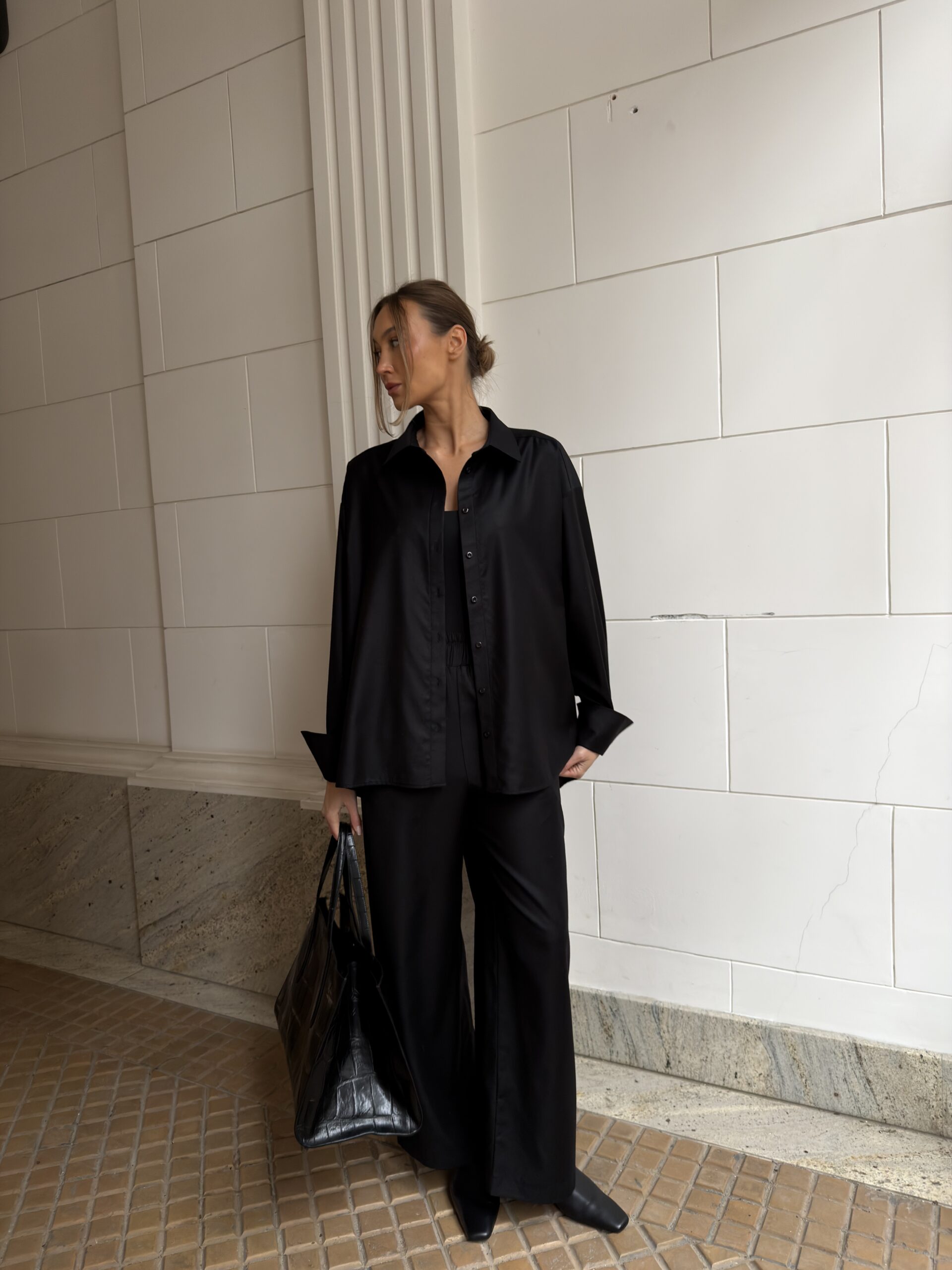 Koszula z wełny Loro Piana czarna Ami