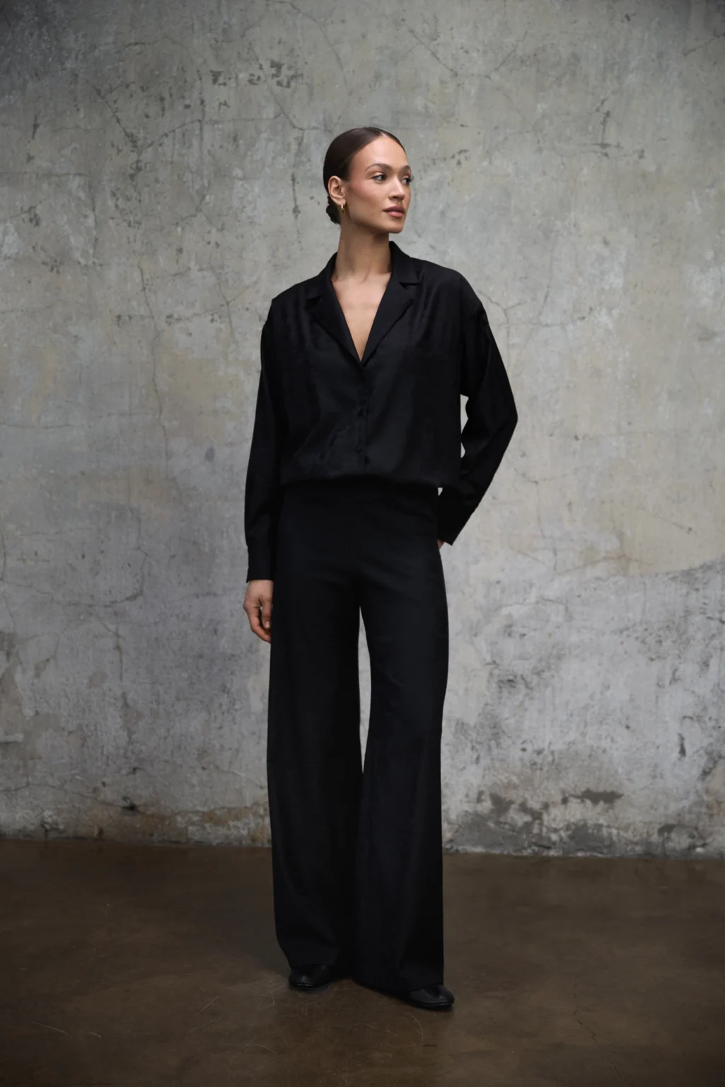 komplet-koszula-spodnie-satynowe-aura-czarna-rever