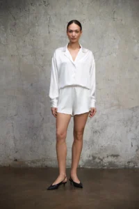 Szorty satynowe Aura perłowa biel