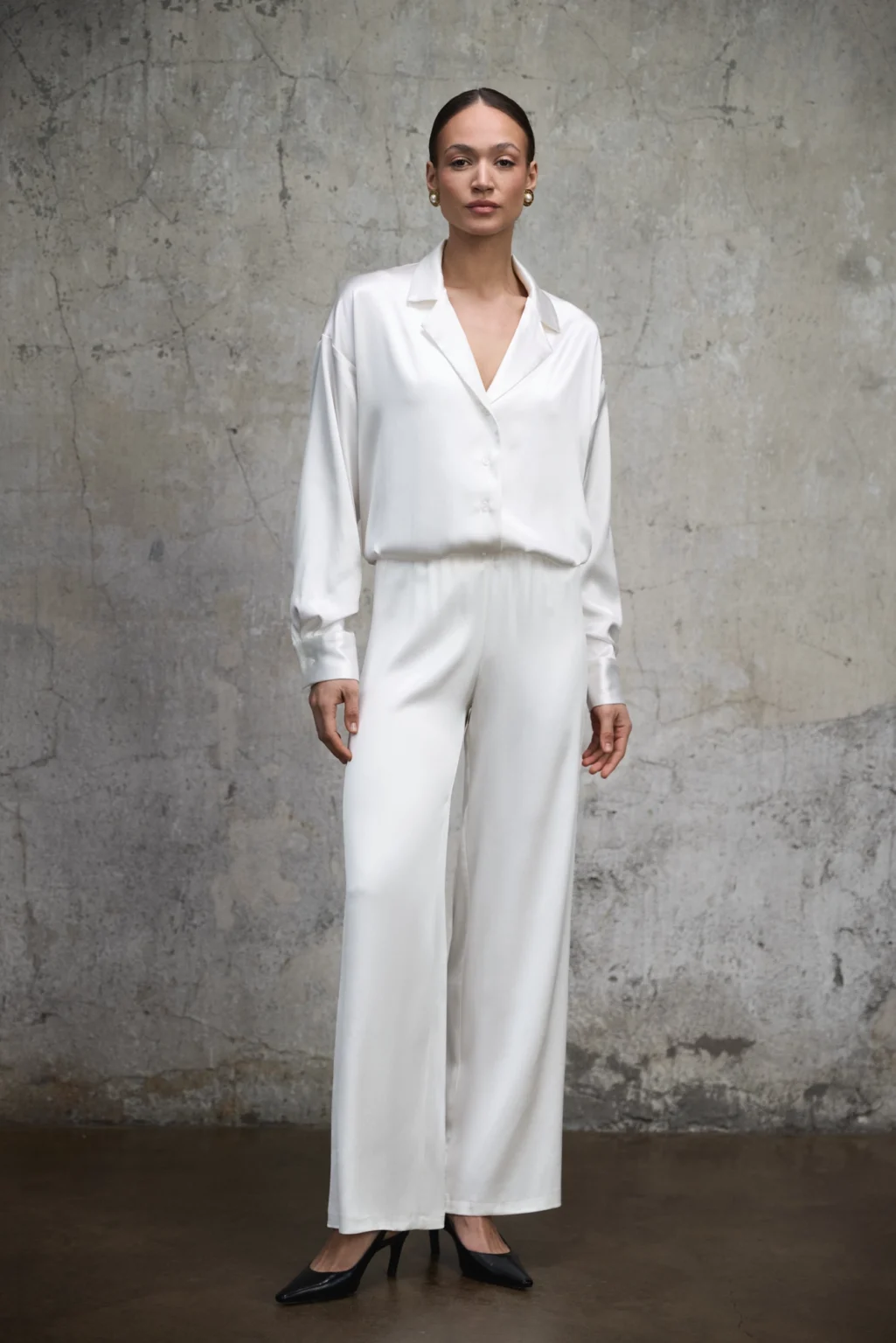 komplet-satynowy-aura-perlowa-biel-rever-przod