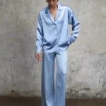 koszula-satynowa-aura-ice-blue-rever-przod