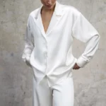 koszula-satynowa-aura-perlowa-biel-rever-1