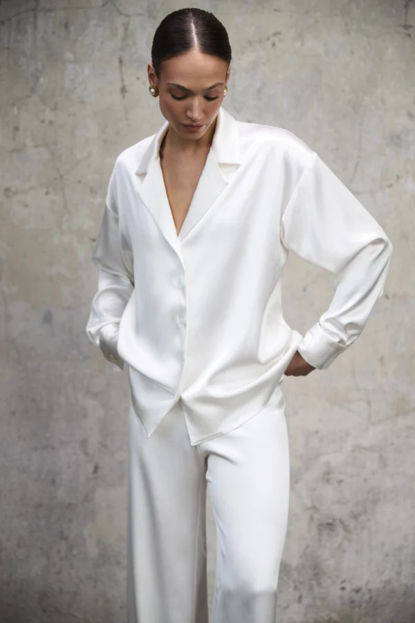 Koszula satynowa Aura perłowa biel