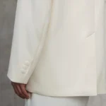marynarka-welna-monaco-smietankowa-biel-rever-detal