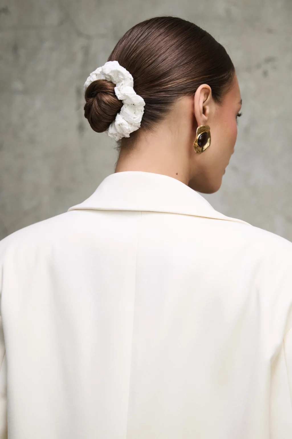 marynarka-welna-monaco-smietankowa-biel-rever-detal-tyl