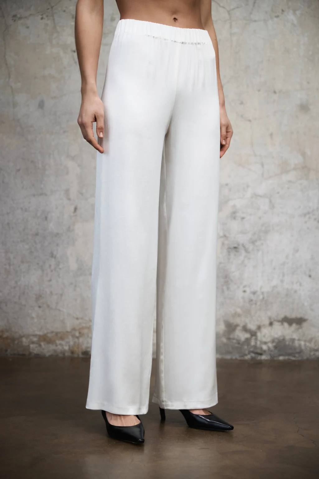 spodnie-satynowe-aura-perlowa-biel-rever