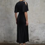 sukienka-czarna-z wiskozy-nina-tyl