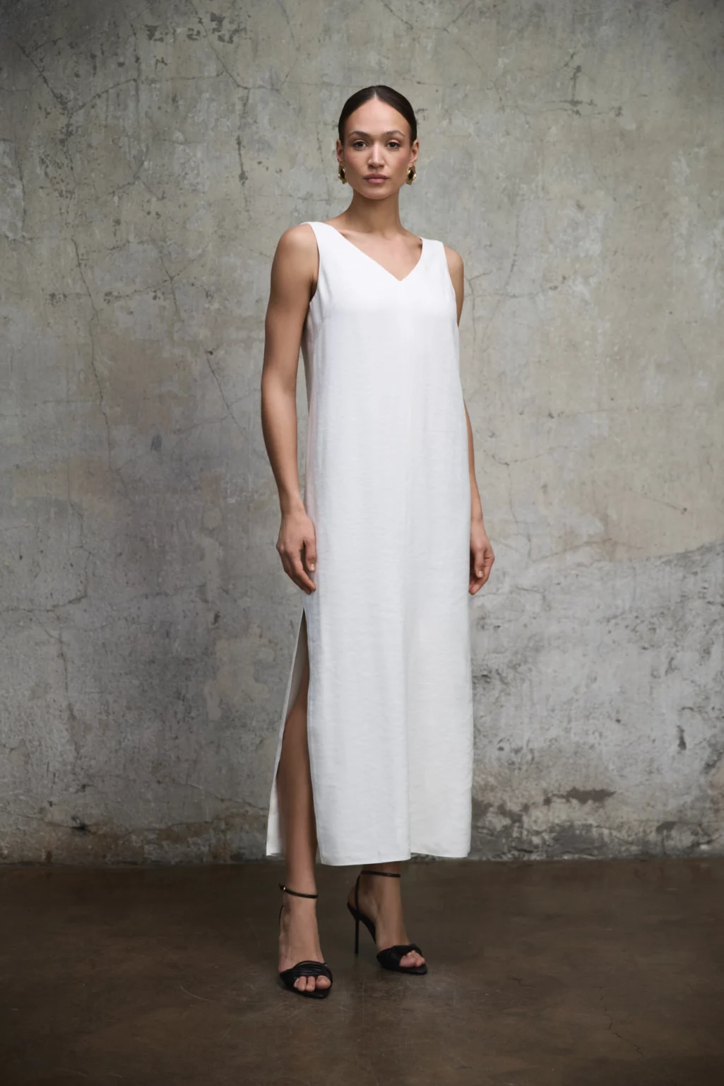 sukienka-dallas-biala-maxi-wiskoza